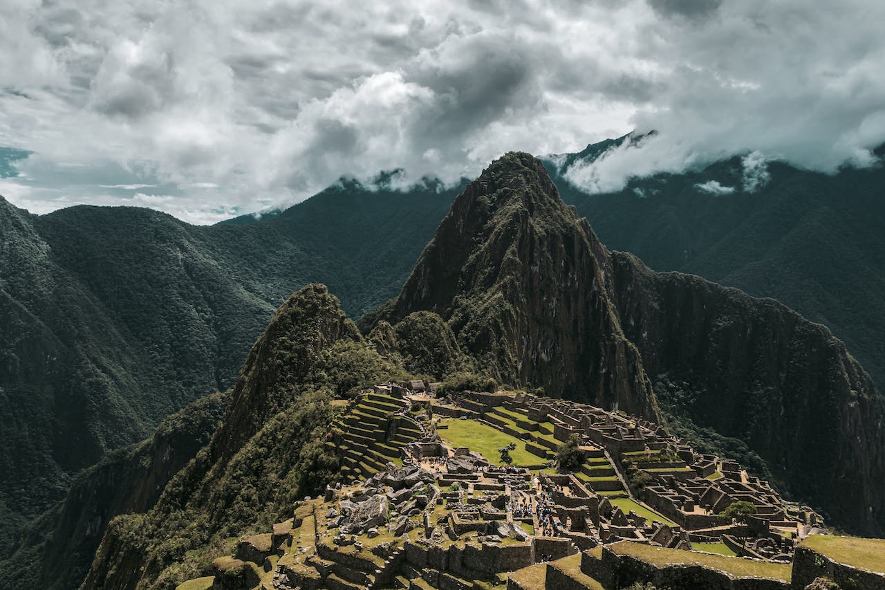 Mysteries and unknowns about Machu Picchu - Peruvian Sunrise
