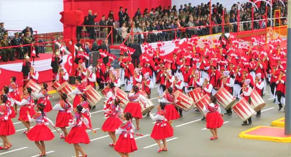 Peruvian Independence Day, dance and Parade | Peruvian Sunrise
