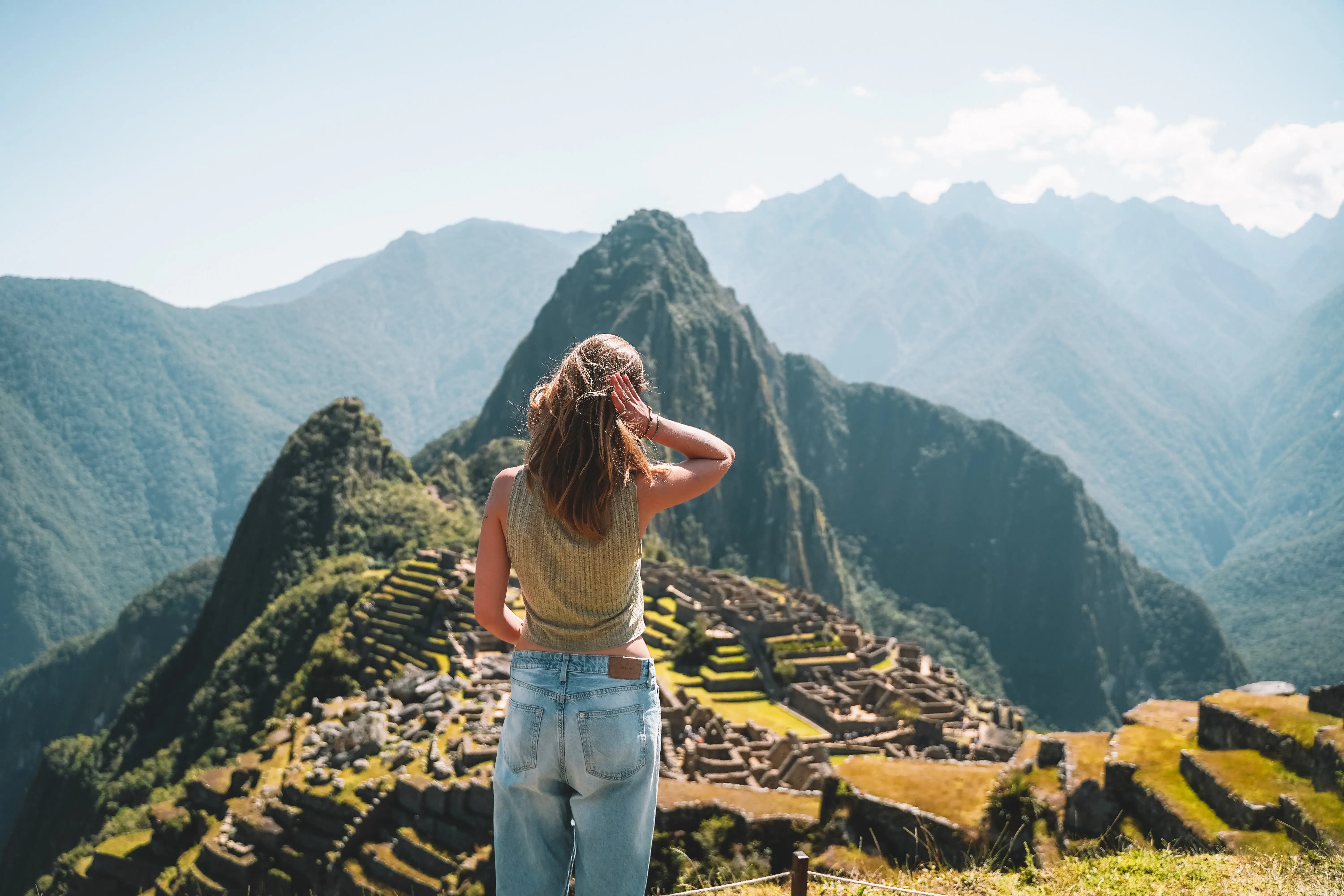 Sunny day in Machu Picchu, 7 color mountain, Arequipa | Peruvian Sunrise