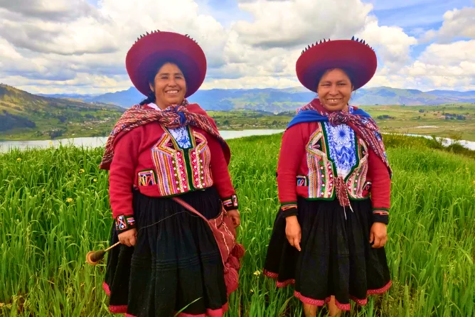 urpis de antaquillka mothers | Peruvian Sunrise
