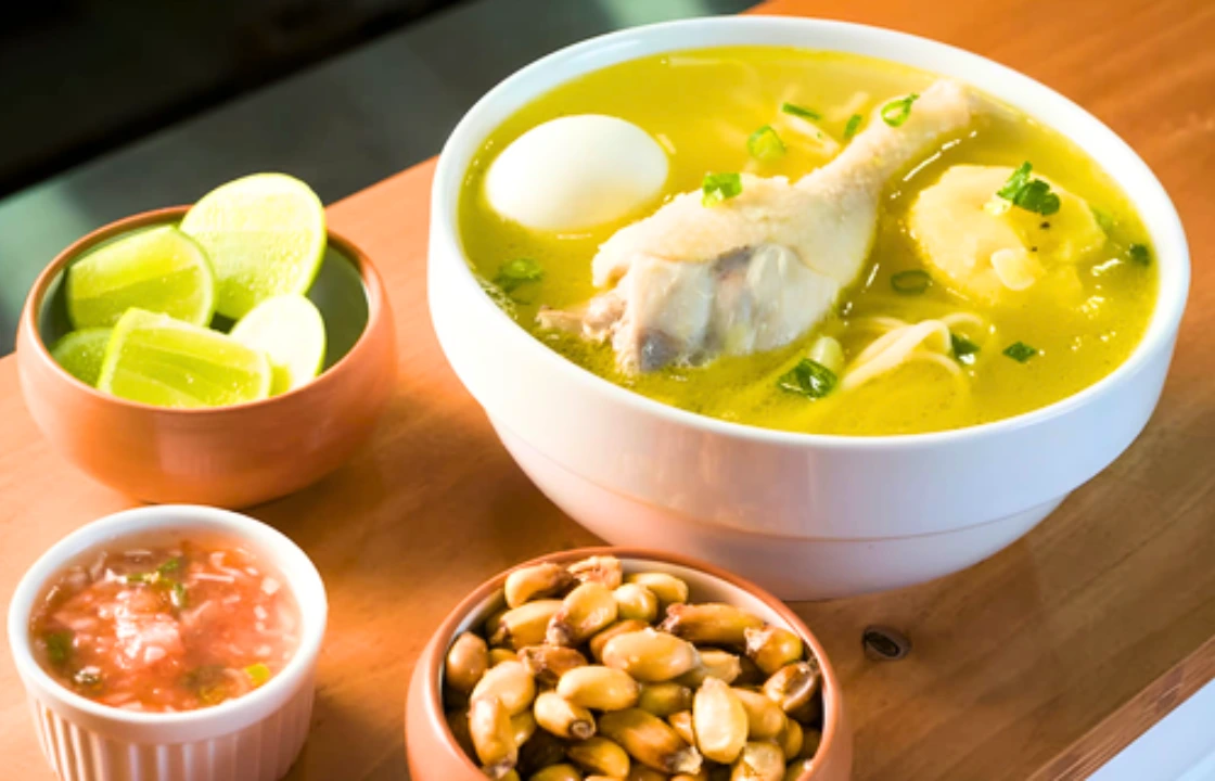 What to eat at night in Lima: caldo de gallina | Peruvian Sunrise