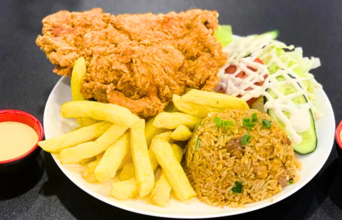 What to eat at night in Lima: pollo broaster | Peruvian Sunrise