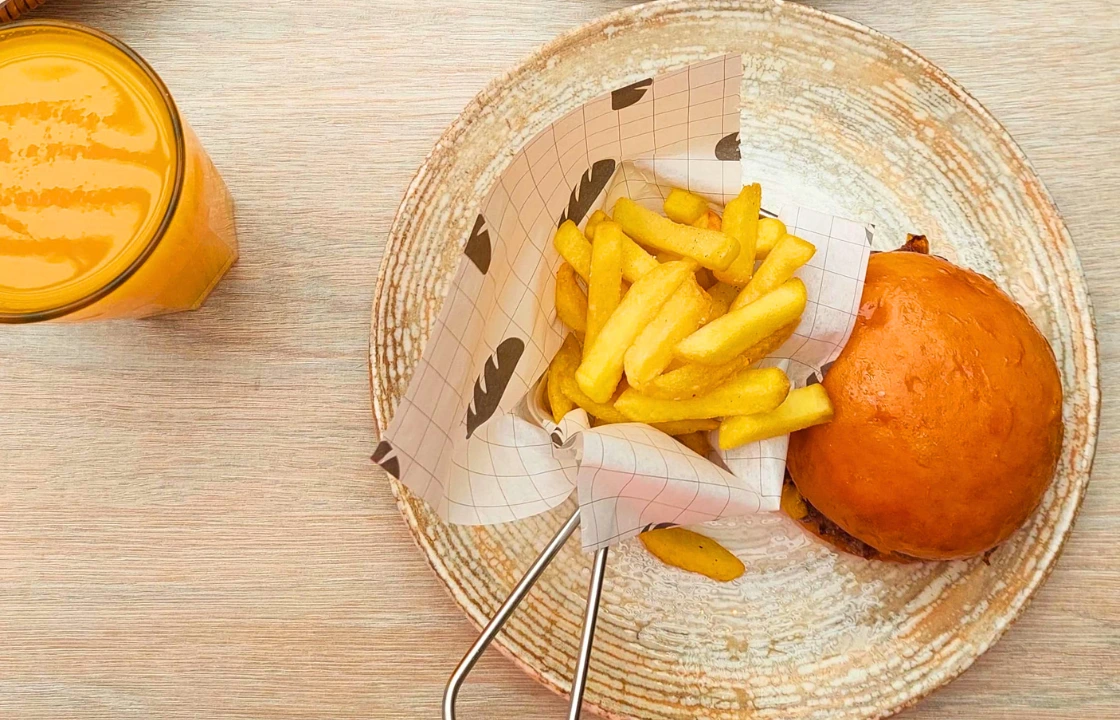 late night eats in Lima portrait | Peruvian Sunrise