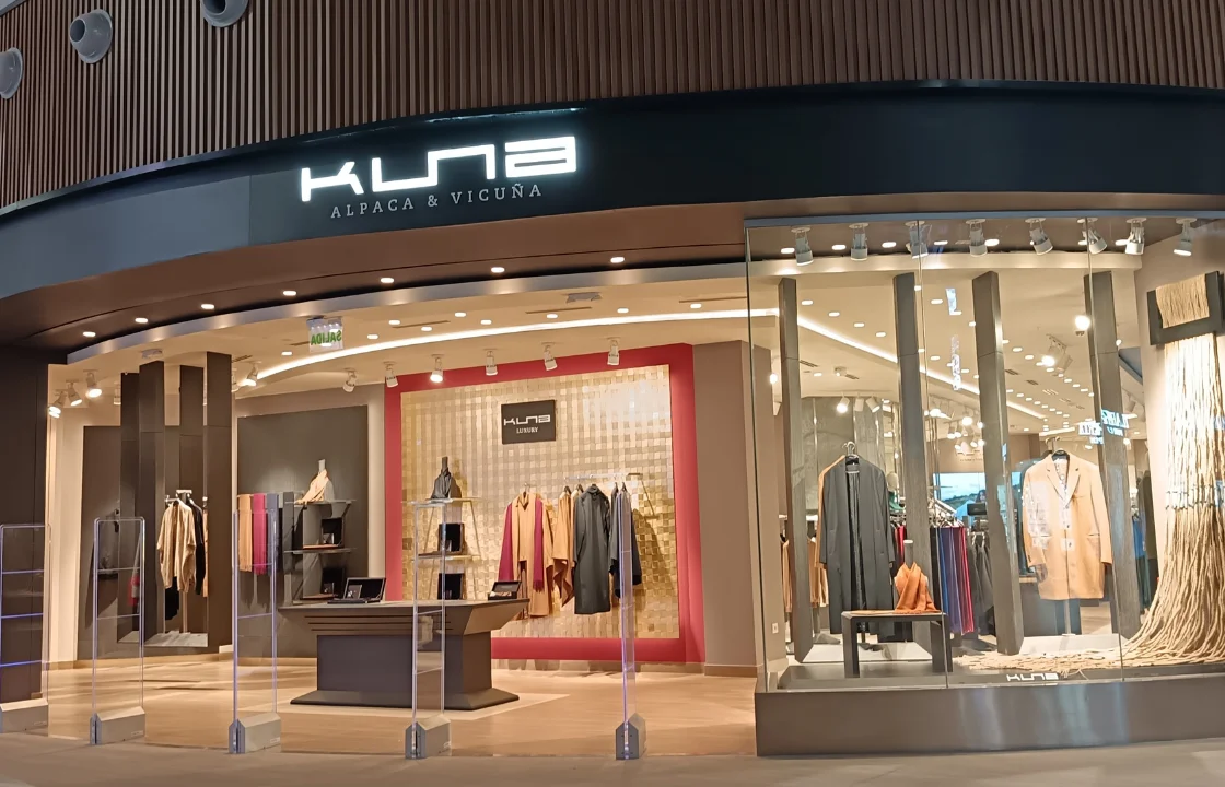 Alpaca Clothing Store at New Lima Airport | Peruvian Sunrise