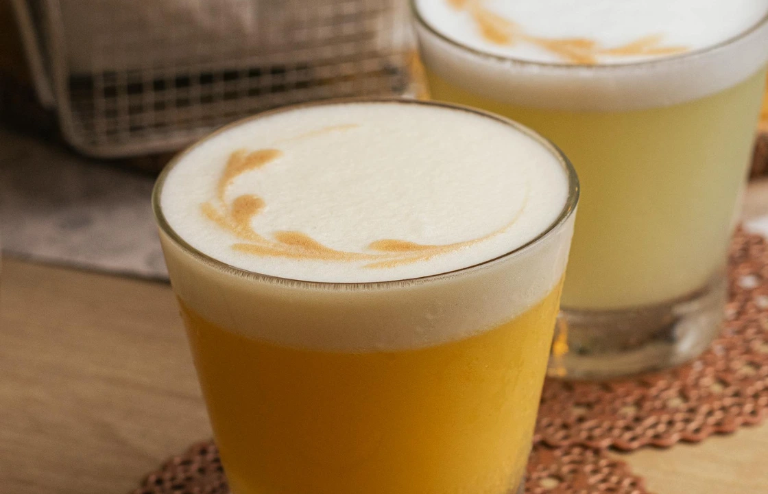 Peruvian drinks pisco sour | Peruvian Sunrise