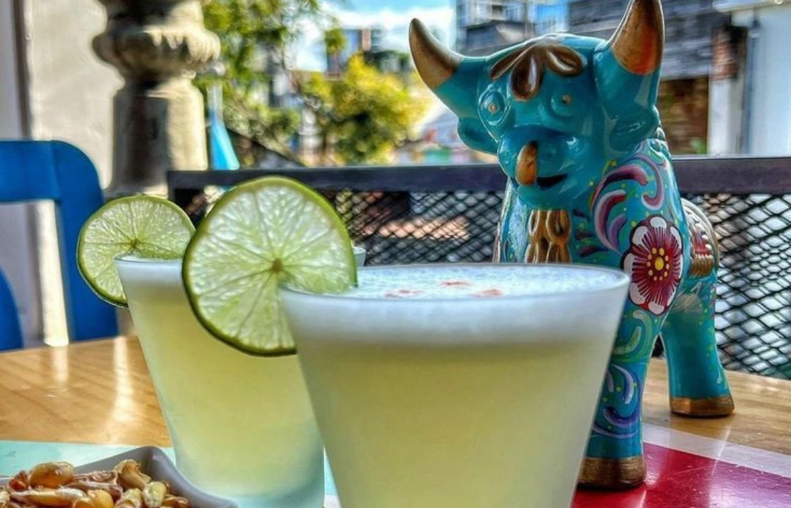 Peruvian drinks portrait | Peruvian Sunrise