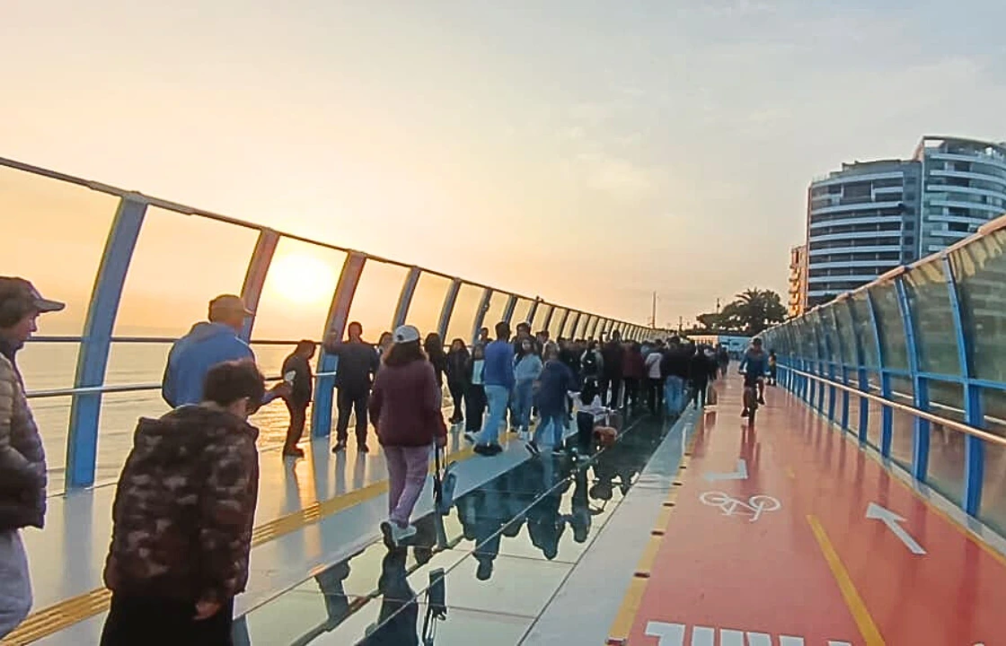 Miraflores-Barranco Peace Bridge Inside | Peruvian Sunrise
