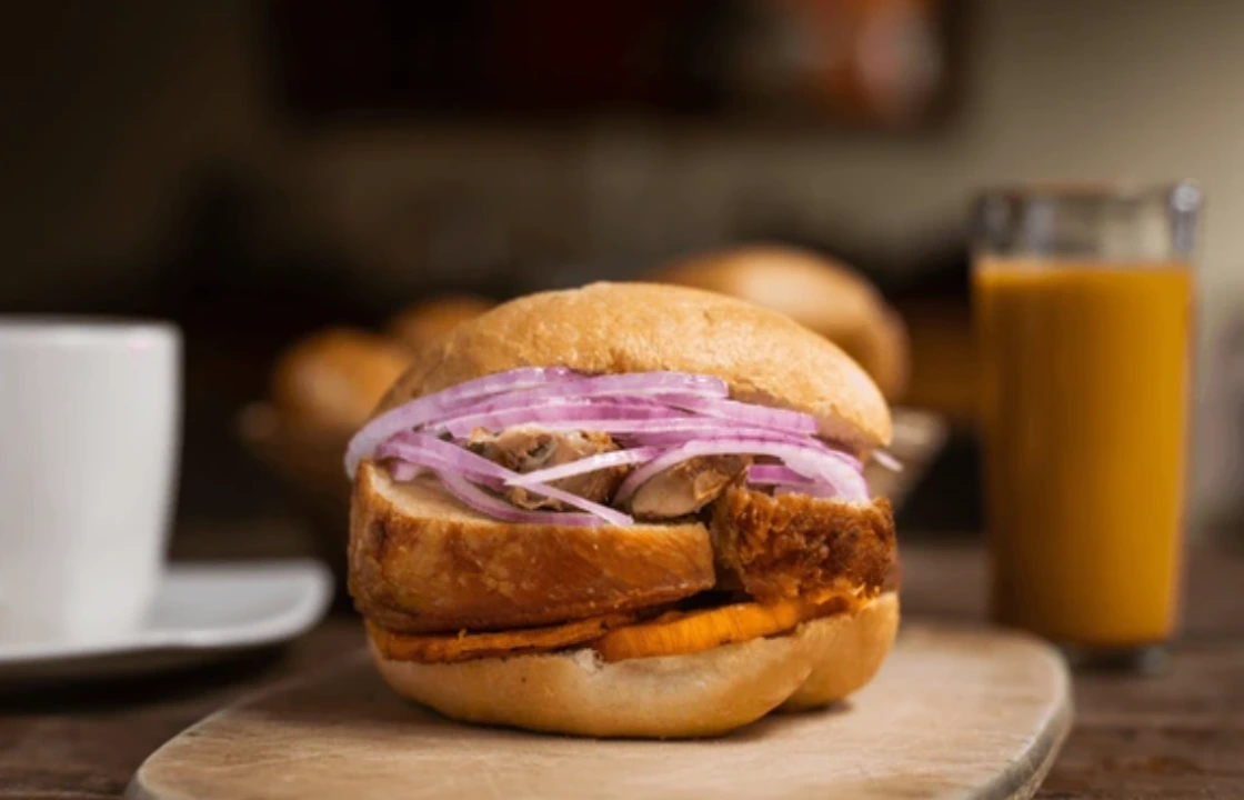 Peruvian-breakfast-pan-con-chicharron | Peruvian Sunrise