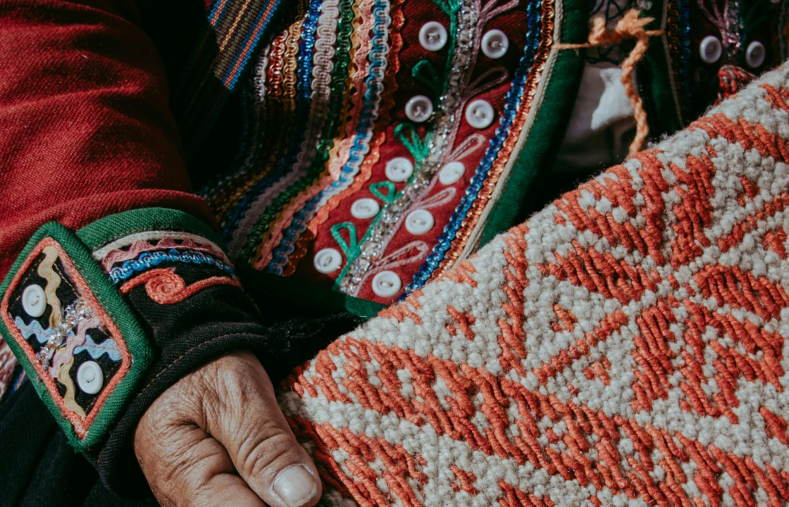 Traditional Peruvian Clothing: Highlands print | Peruvian Sunrise