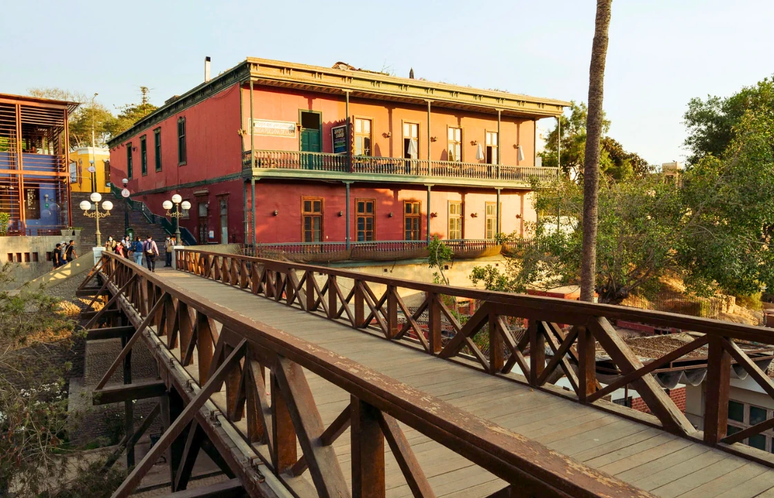 Lima landmarks Barranco | Peruvian Sunrise