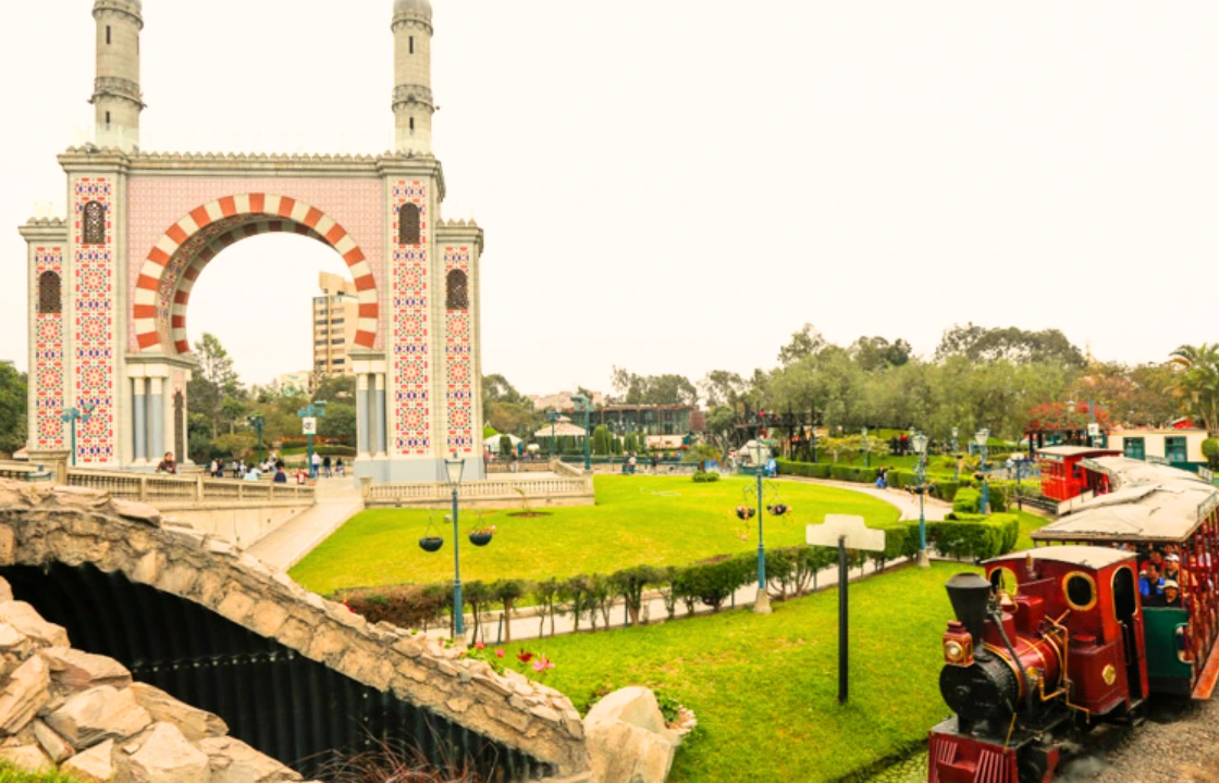 Lima landmarks Surco | Peruvian Sunrise