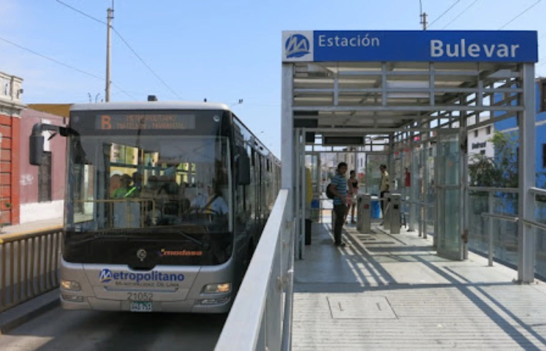 Peru transportation portrait | Peruvian Sunrise Peru transportation metropolitano lima | Peruvian Sunrise