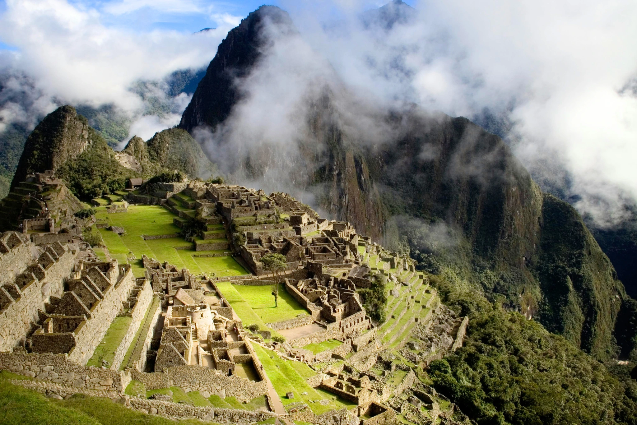 Machu Picchu Tours choose the right experience Peru portrait | Peruvian Sunrise