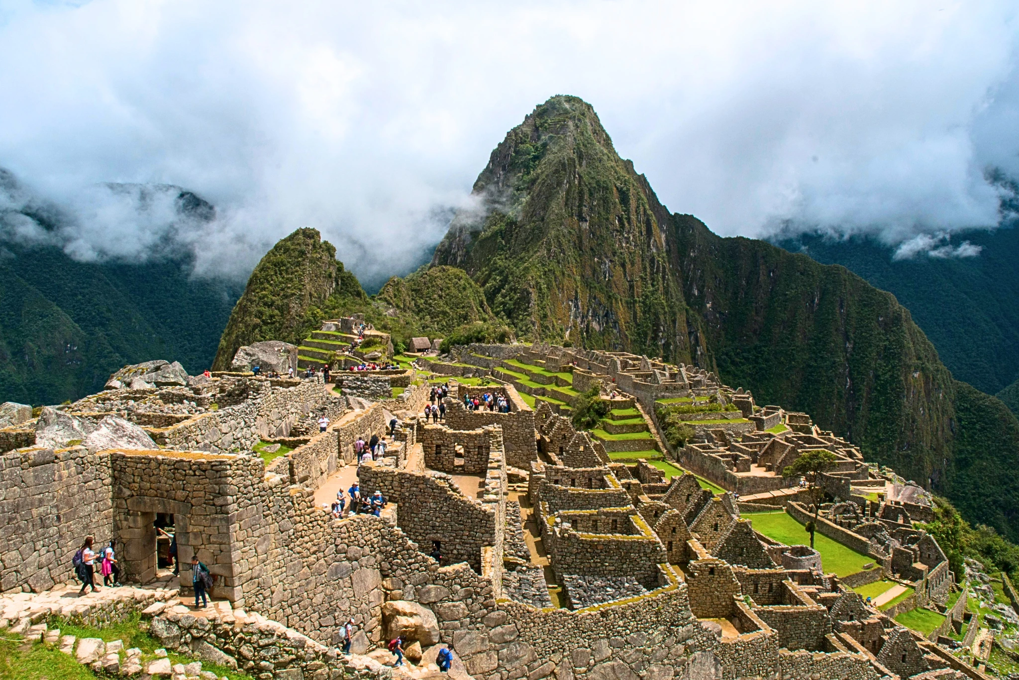 Machu Picchu Tours experience wallking | Peruvian Sunrise