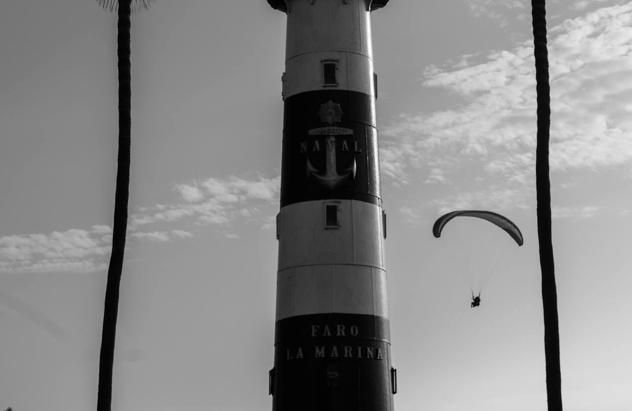 Paragliding in miraflores lima peru | Peruvian Sunrise