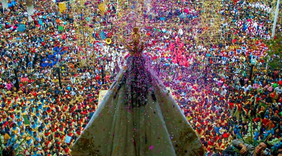  Otuzco includes processions, music, dancing, and offerings of flowers and candles at the Virgin’s chapel. Pilgrimage of the Virgen de la Puerta