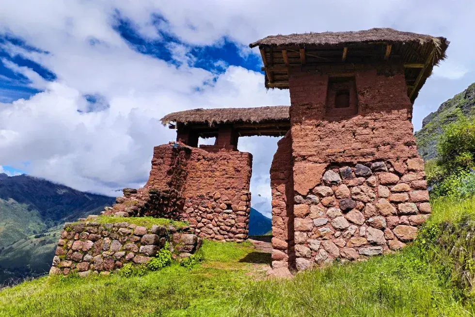 Huchuy Qosqo Trek | Peruvian Sunrise